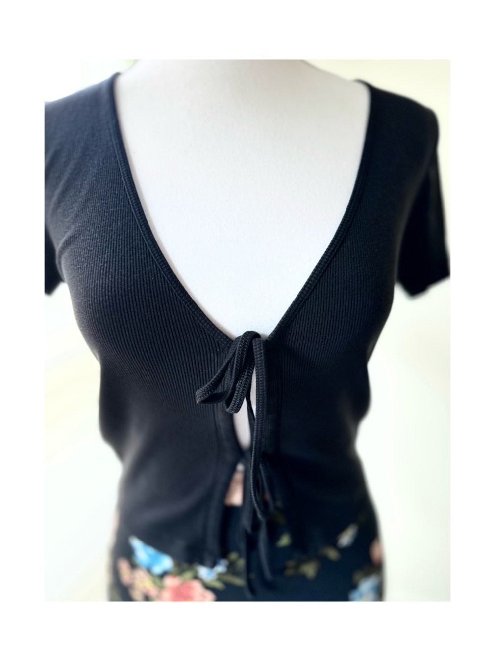 Wilfred Black Ribbed Tie-Front Short Sleeve Crop Top
